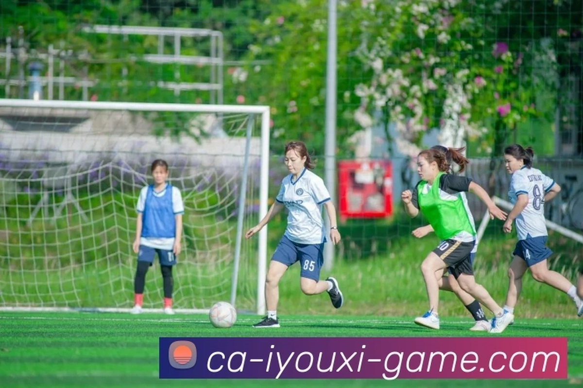 篮球比赛精彩画面